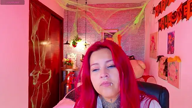 Snapshot of meghan_nill chatting on October 2025 02:48:02 AM meghan nill online show from October 2025 02:48:02 AM