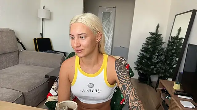 Snapshot of AnneBall chatting on December 2025 08:07:02 AM AnneBall online show from December 2025 08:07:02 AM