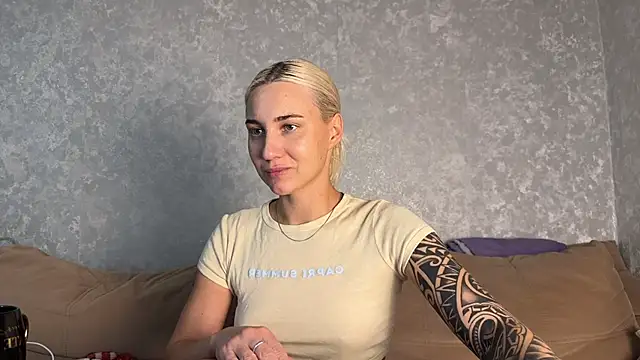 Snapshot of AnneBall chatting on February 2026 12:23:02 PM AnneBall online show from February 2026 12:23:02 PM