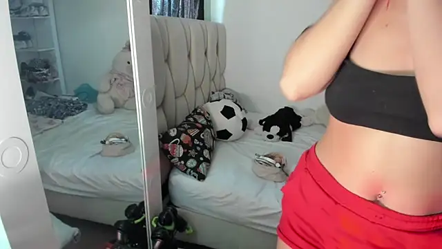 KittyKlum online show from June 2026 06:43:01 PM