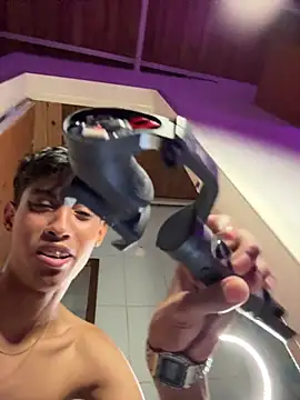 Snapshot of Mauuu18 chatting on October 2025 08:48:02 PM Mauuu18 online show from October 2025 08:48:02 PM