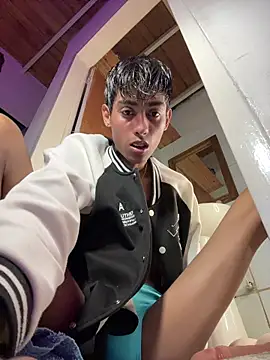 Snapshot of Mauuu18 chatting on November 2025 03:28:01 AM Mauuu18 online show from November 2025 03:28:01 AM