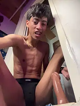 Snapshot of Mauuu18 chatting on February 2026 03:03:01 AM Mauuu18 online show from February 2026 03:03:01 AM