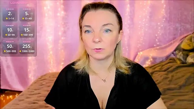 Snapshot of Regina__blue chatting on January 2025 01:35:01 PM Regina blue online show from January 2025 01:35:01 PM