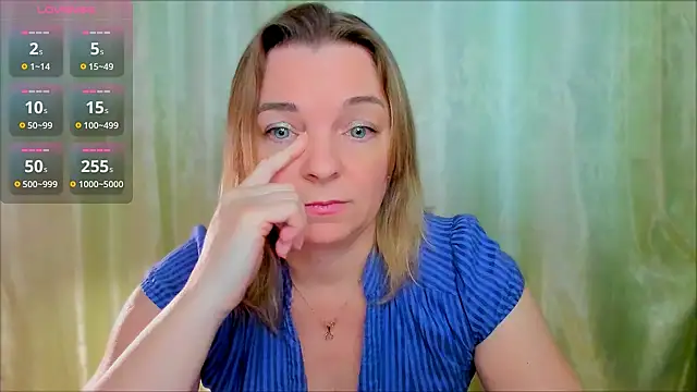 Snapshot of Regina__blue chatting on February 2025 06:23:01 PM Regina blue online show from February 2025 06:23:01 PM