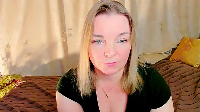 Snapshot of Regina__blue chatting on January 2026 05:05:02 PM Regina blue online show from January 2026 05:05:02 PM