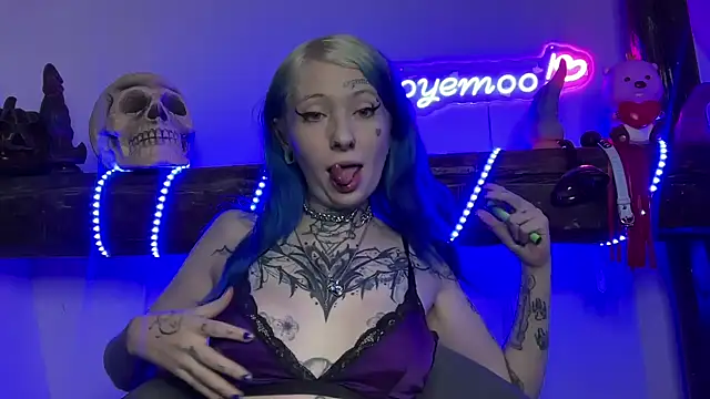 coyemoo online show from February 2025 04:50:01 PM