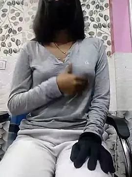 Snapshot of Kashish_18 chatting on January 2025 06:39:01 AM Kashish 18 online show from January 2025 06:39:01 AM