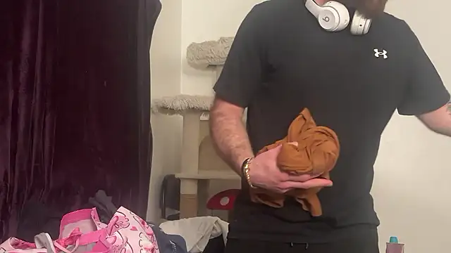 Snapshot of SpunCandy chatting on February 2026 09:27:01 PM SpunCandy online show from February 2026 09:27:01 PM