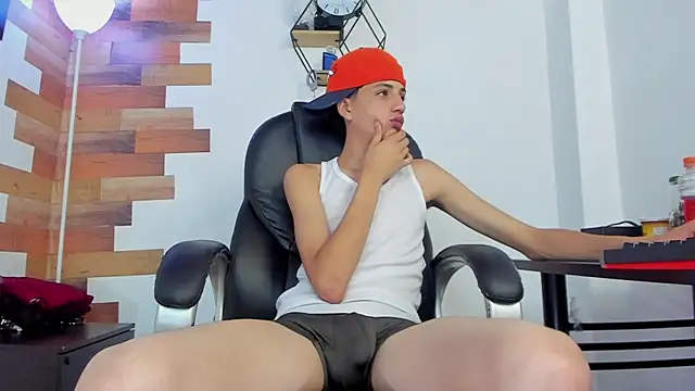 Snapshot of Kenbils chatting on January 2025 06:19:01 PM Kenbils online show from January 2025 06:19:01 PM