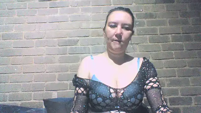 EksJouneMwah online show from December 2025 05:26:01 AM