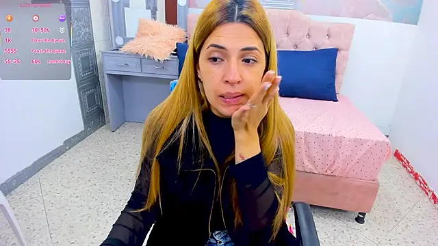Snapshot of EvaaLovia1 chatting on January 2025 01:53:02 PM EvaaLovia1 online show from January 2025 01:53:02 PM
