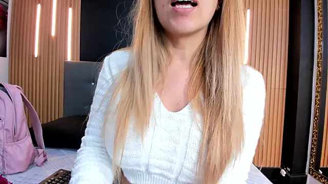 EvaaLovia1 online show from May 2026 01:27:01 PM