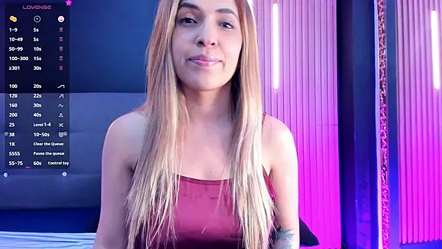 Snapshot of EvaaLovia1 chatting on May 2026 04:04:01 PM EvaaLovia1 online show from May 2026 04:04:01 PM