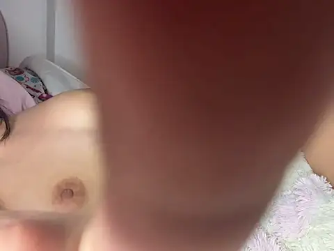 Snapshot of EsmeraldaLindsey chatting on February 2025 09:29:02 PM EsmeraldaLindsey online show from February 2025 09:29:02 PM