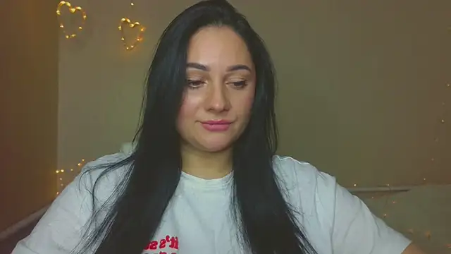 Snapshot of Emelyblum chatting on October 2025 09:14:02 PM Emelyblum online show from October 2025 09:14:02 PM