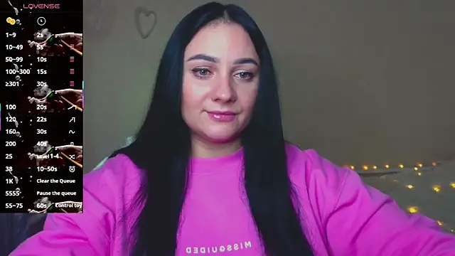 Snapshot of Emelyblum chatting on November 2025 10:53:02 PM Emelyblum online show from November 2025 10:53:02 PM