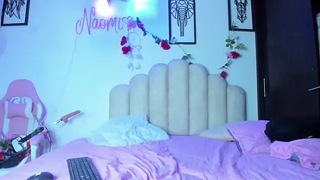 Snapshot of NaomiAsha chatting on March 2025 02:27:01 AM NaomiAsha online show from March 2025 02:27:01 AM