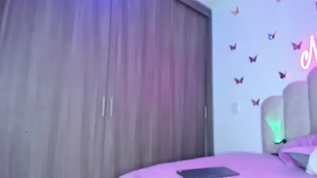 Snapshot of NaomiAsha chatting on September 2025 11:20:02 AM NaomiAsha online show from September 2025 11:20:02 AM