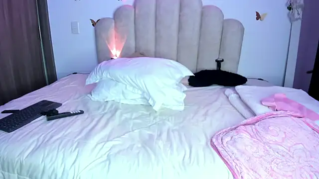 Snapshot of NaomiAsha chatting on October 2025 11:23:01 PM NaomiAsha online show from October 2025 11:23:01 PM