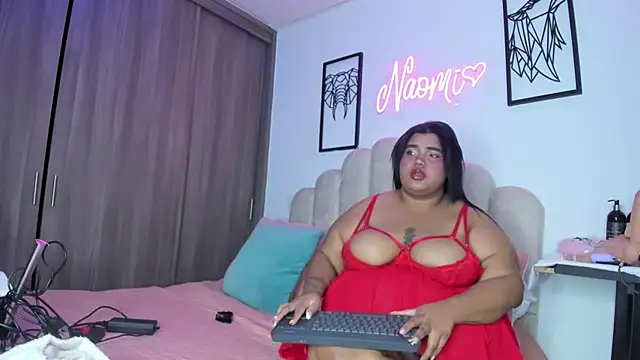 NaomiAsha online show from May 2026 12:43:01 PM
