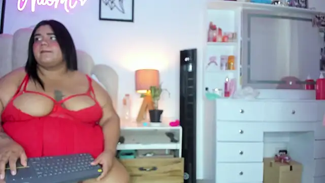 NaomiAsha online show from June 2026 12:33:01 PM