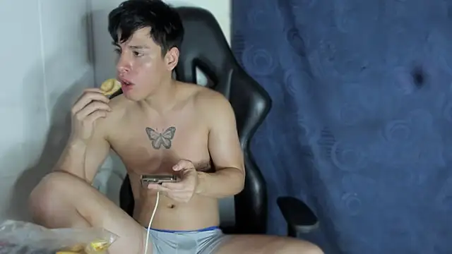 Snapshot of krizia7 chatting on March 2025 12:49:02 AM krizia7 online show from March 2025 12:49:02 AM