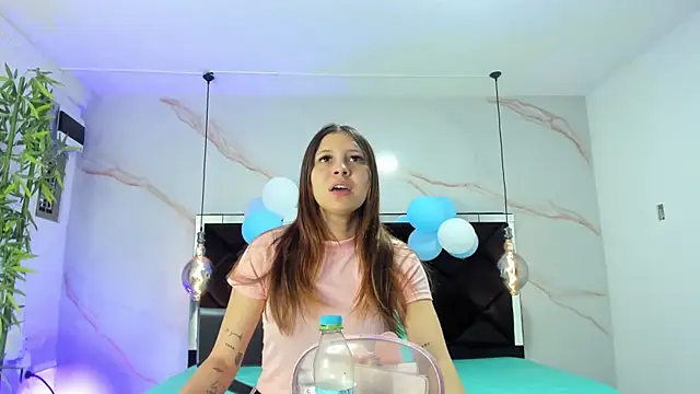 Snapshot of AngelaaCute_ chatting on September 2025 12:08:02 PM AngelaaCute online show from September 2025 12:08:02 PM