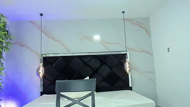 Snapshot of AngelaaCute_ chatting on October 2025 12:15:01 PM AngelaaCute online show from October 2025 12:15:01 PM