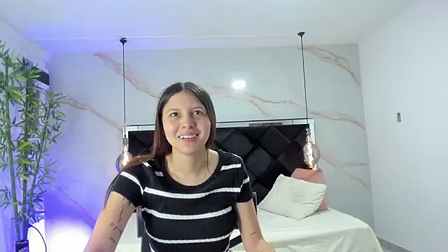 Snapshot of AngelaaCute_ chatting on November 2025 12:34:01 PM AngelaaCute online show from November 2025 12:34:01 PM