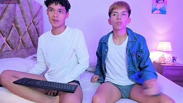 nickolas moon online show from December 2025 11:25:02 PM