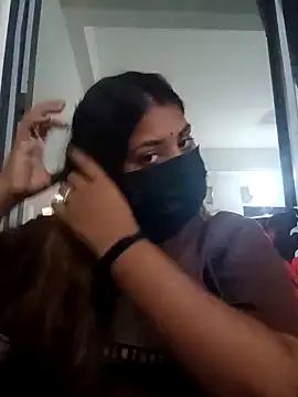 Hotmilfxox online show from December 2024 01:38:02 PM