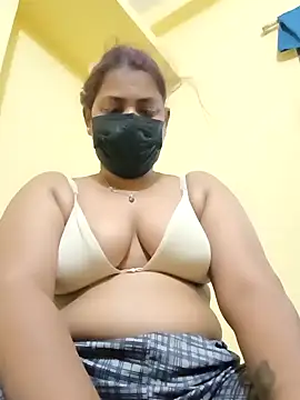 Hotmilfxox online show from March 2025 07:38:01 PM