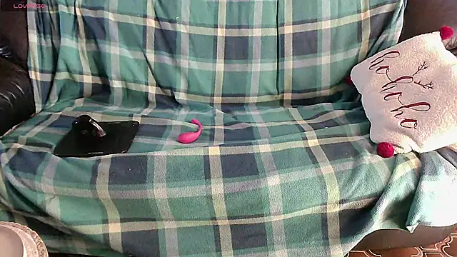 Snapshot of LauraMonolo chatting on March 2026 06:52:02 AM LauraMonolo online show from March 2026 06:52:02 AM