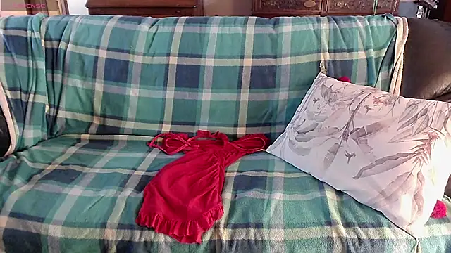 Snapshot of LauraMonolo chatting on March 2026 06:50:01 AM LauraMonolo online show from March 2026 06:50:01 AM