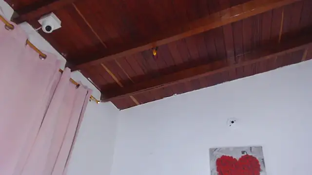 Amara Red online show from November 2025 11:42:02 AM