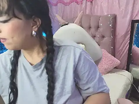 loren tits24 online show from February 2025 08:49:01 PM