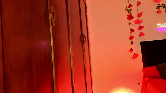 Gigi cooper04 online show from January 2025 08:11:02 PM
