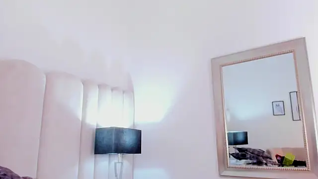 Snapshot of AnnyCherry_ chatting on December 2024 01:25:01 AM AnnyCherry online show from December 2024 01:25:01 AM