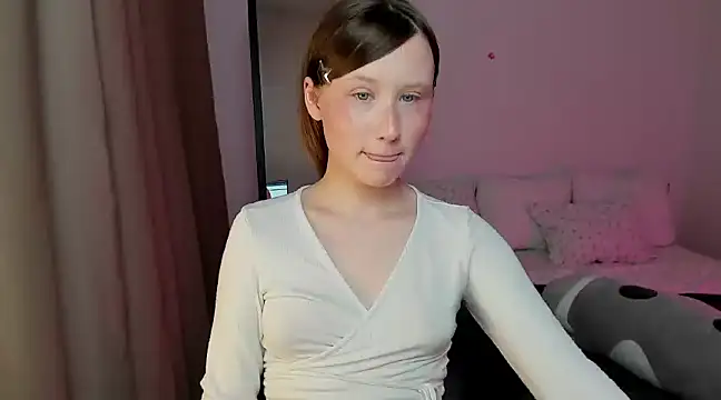 Snapshot of Stella_Sunny chatting on December 2024 07:18:02 PM Stella Sunny online show from December 2024 07:18:02 PM