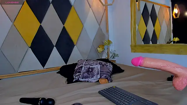 SamanthaFerrer  online show from March 2025 09:48:01 PM