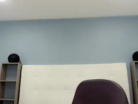 Snapshot of money_Ts_ chatting on February 2025 12:30:01 AM money Ts online show from February 2025 12:30:01 AM