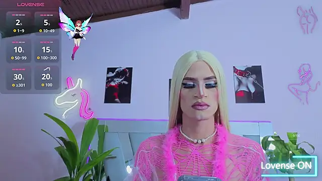 Snapshot of money_Ts_ chatting on October 2025 12:22:01 AM money Ts online show from October 2025 12:22:01 AM