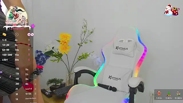 Snapshot of natalie_cowens chatting on December 2024 09:00:02 PM natalie cowens online show from December 2024 09:00:02 PM