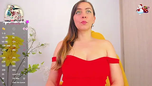 Snapshot of natalie_cowens chatting on December 2024 06:27:01 PM natalie cowens online show from December 2024 06:27:01 PM