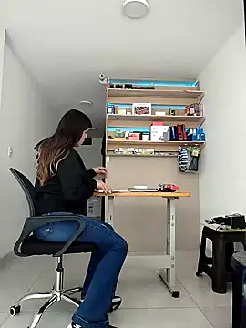 Snapshot of natalie_cowens chatting on February 2025 05:20:01 PM natalie cowens online show from February 2025 05:20:01 PM