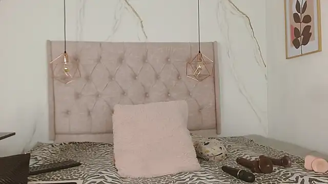 zamira 44 online show from October 2025 01:10:01 PM