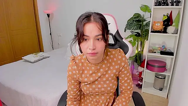 Adriennesexxx online show from December 2024 11:33:01 AM