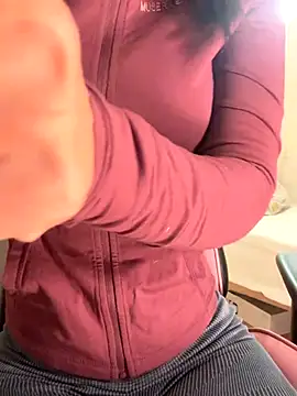 Adriennesexxx online show from November 2025 05:12:01 PM