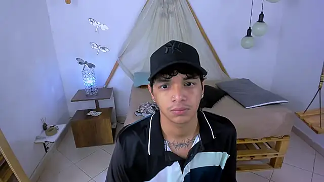 Snapshot of Brand_habes chatting on September 2025 01:25:02 PM Brand habes online show from September 2025 01:25:02 PM